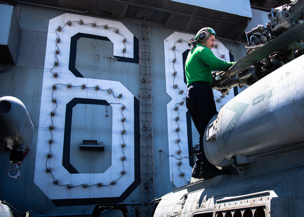 Sailors Perform Maintenance