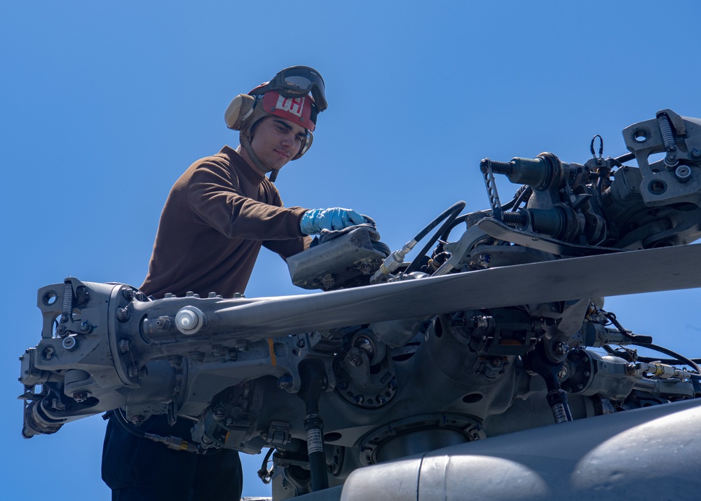 Sailors Perform Maintenance