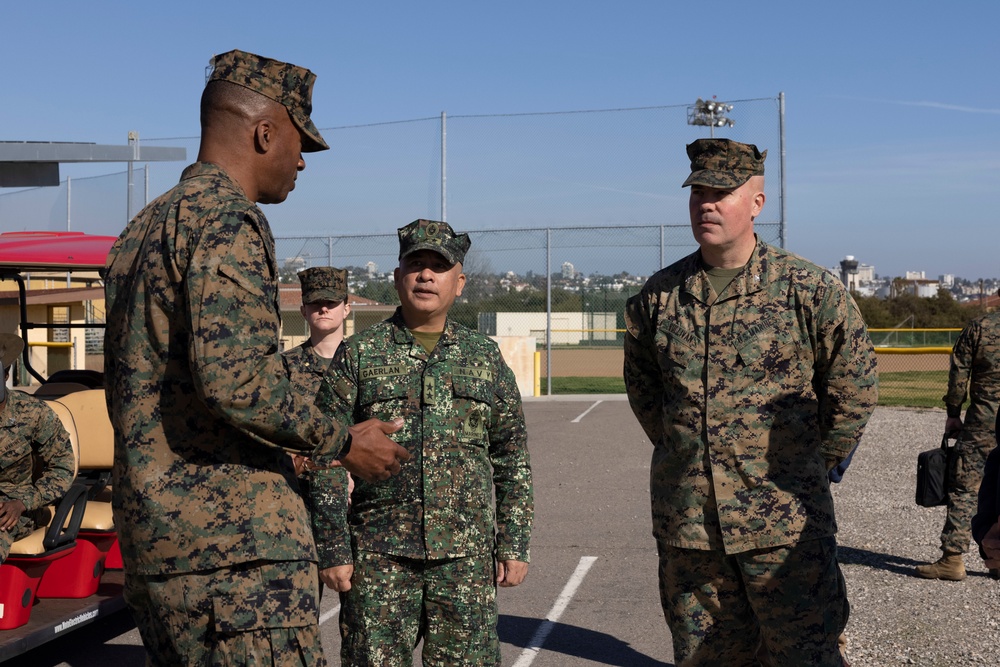 Commandant Of the Philippine Marine Corps Visits MCRD San Diego