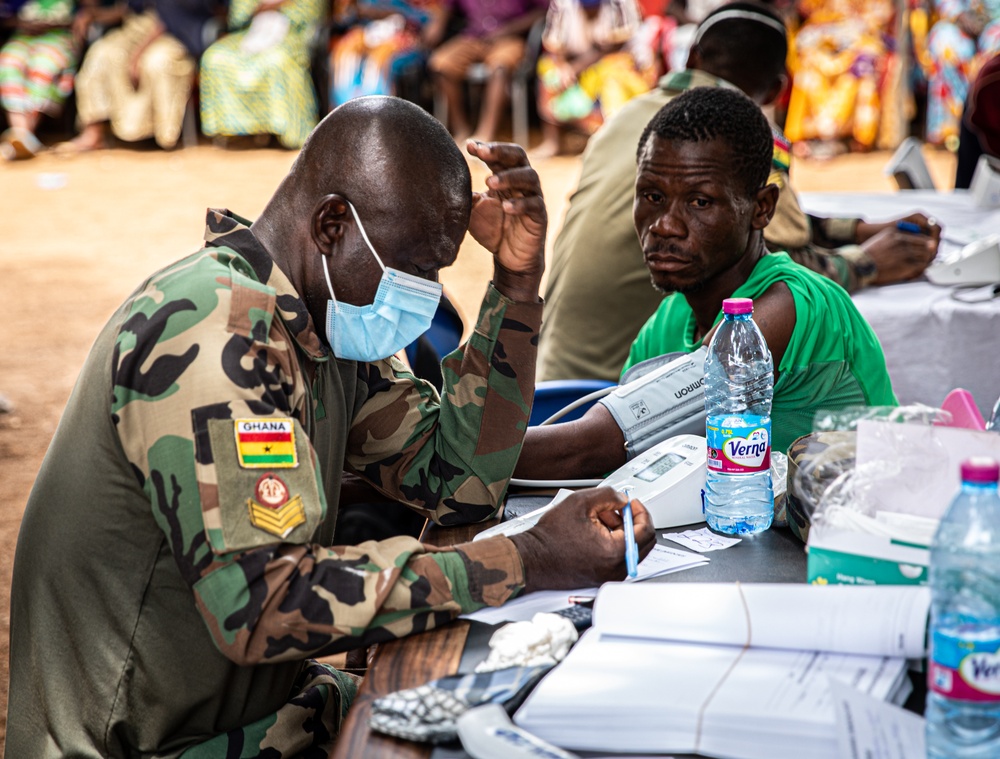 Ghana and international medical personnel help local Ghanaian citizens during Flintlock