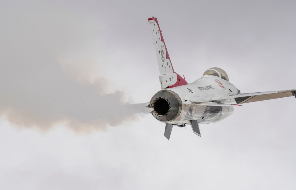 Thunderbirds practice at Nellis