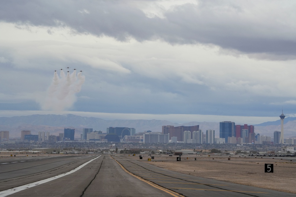 Thunderbirds practice at Nellis