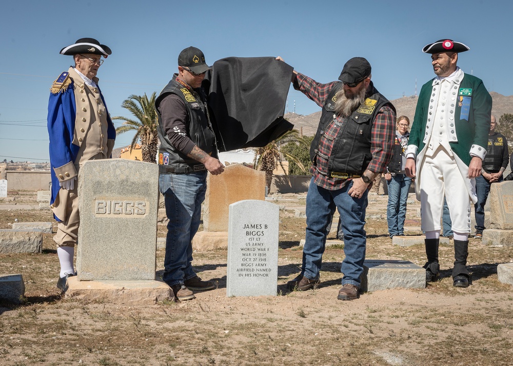 Free forevermore: Bliss helo pilot, Soldiers join El Paso to celebrate service, remember native son