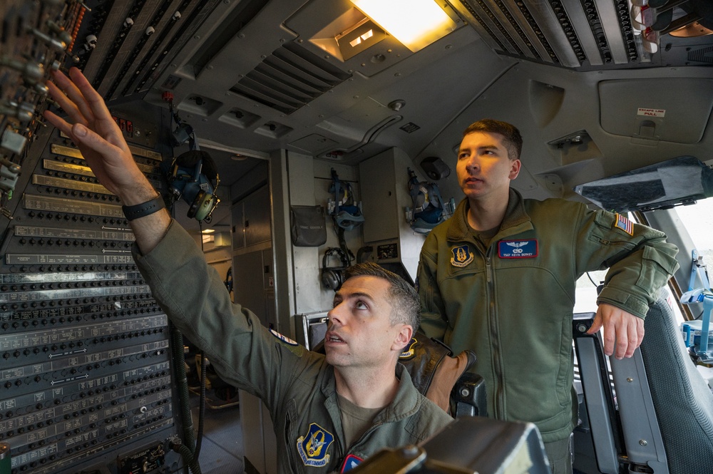 Refueling the KC-10