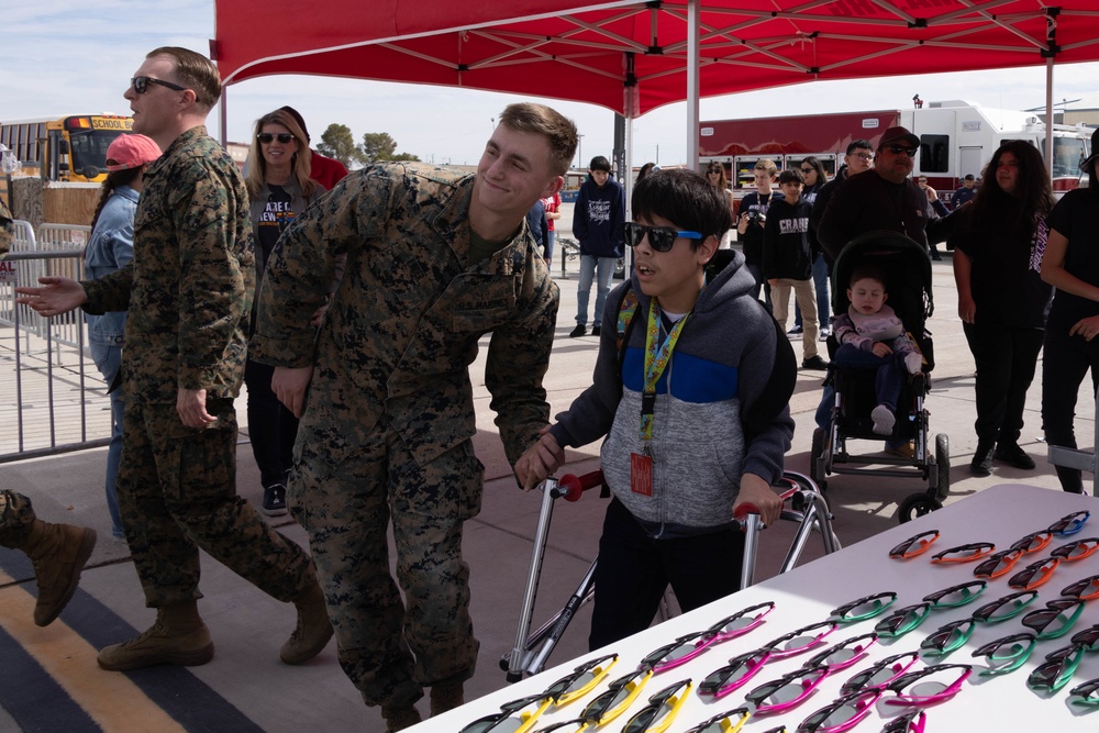 Crane Elementary visits Yuma Children’s Expo as part of airshow