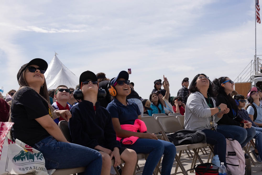 Crane Elementary visits Yuma Children’s Expo as part of airshow