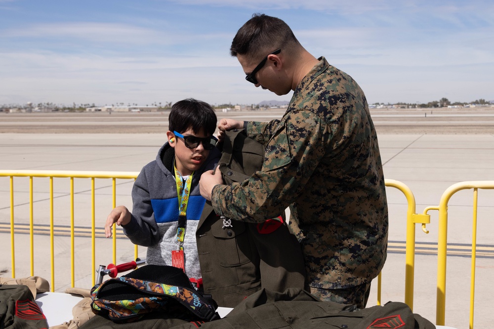 Crane Elementary visits Yuma Children’s Expo as part of airshow