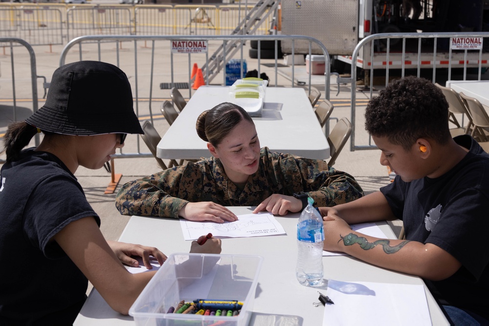 Crane Elementary visits Yuma Children’s Expo as part of airshow