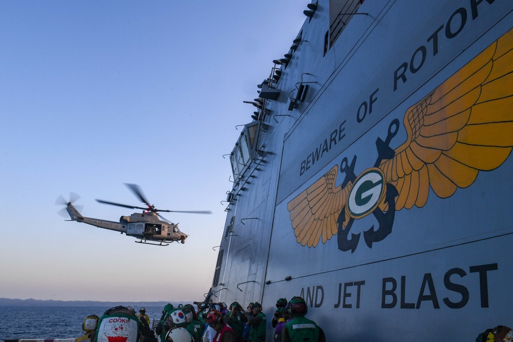 USS Green Bay (LPD 20) Conducts Flight Operations