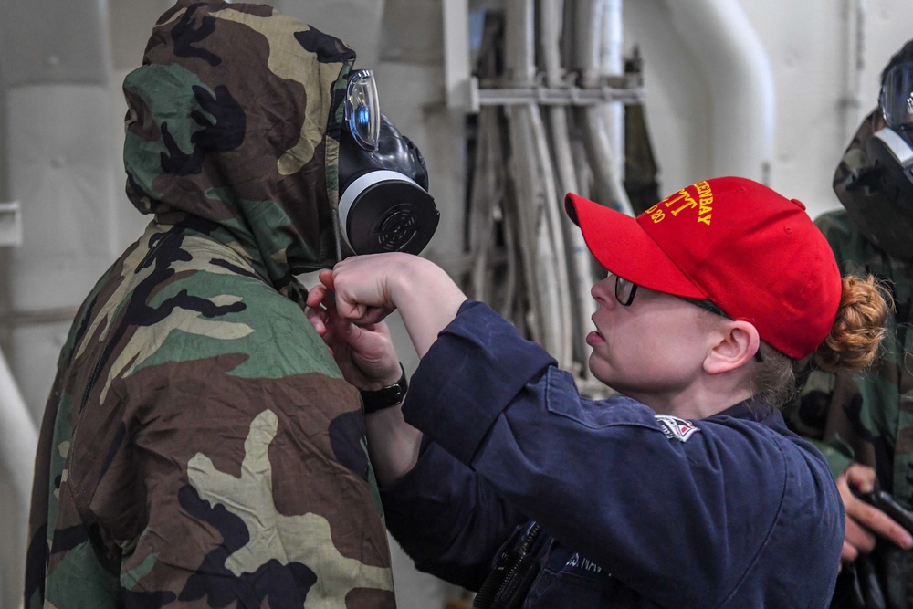 USS Green Bay (LPD 20) and 31st MEU Conduct CBR Drill
