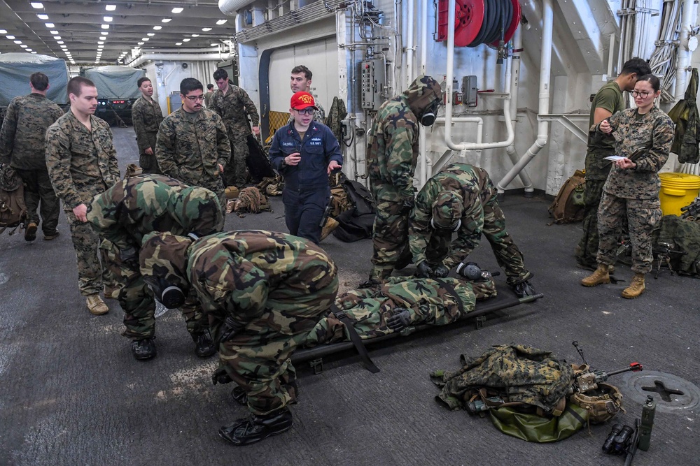 USS Green Bay (LPD 20) and 31st MEU Conduct CBR Drill