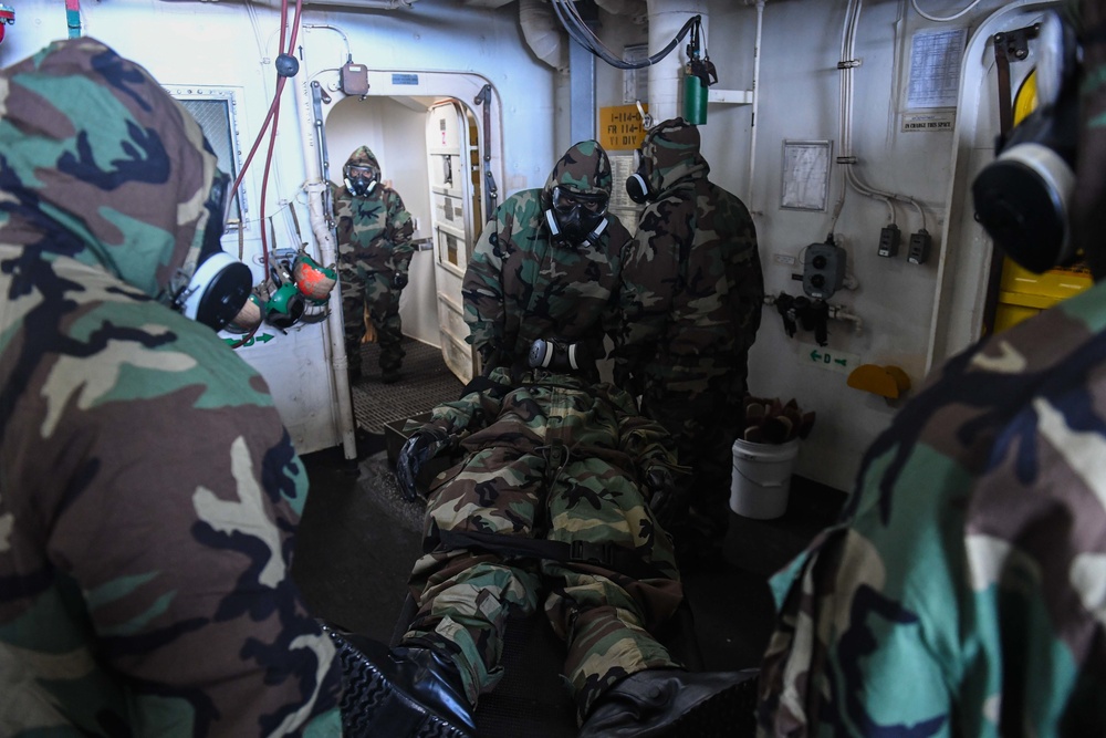 USS Green Bay (LPD 20) and 31st MEU Conduct CBR Drill
