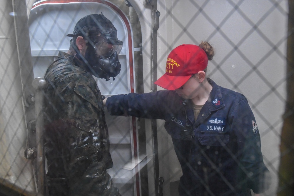 USS Green Bay (LPD 20) and 31st MEU Conduct CBR Drill