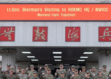 Senior U.S. and ROK Marine Corps generals meet in Republic of Korea