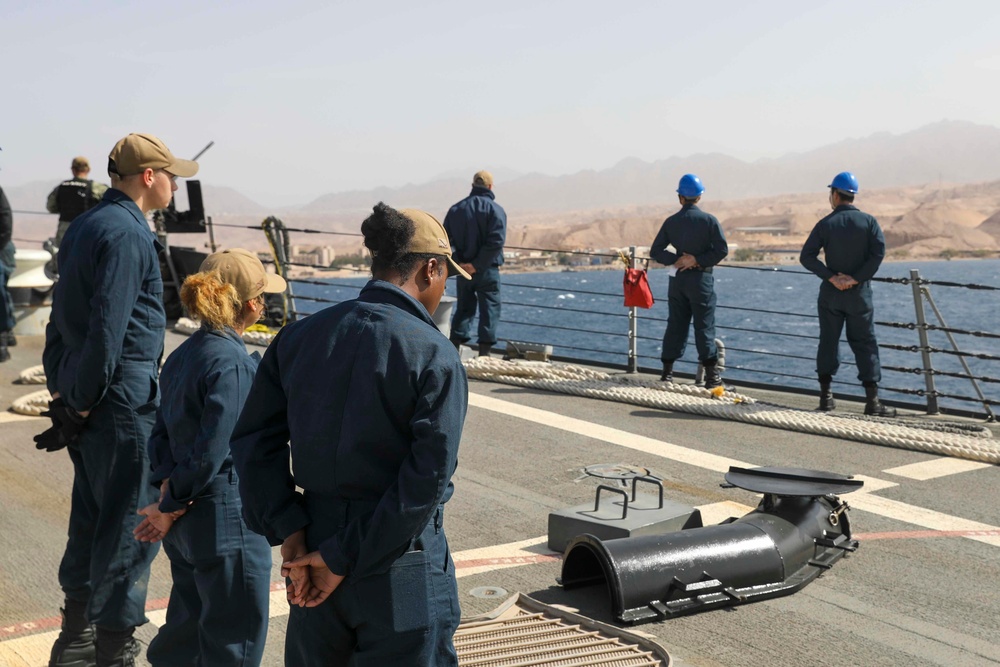 USS Truxtun pulls into Jordan