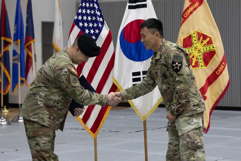 DVIDS - Images - USAG Yongsan-Casey HHC Change of Command [Image 7 of 29]