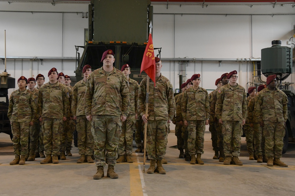 4-319 Airborne Field Artillery Regiment Change of Command