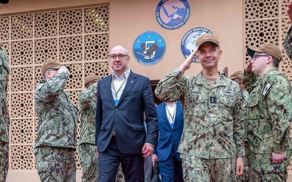 NAVCENT Hosts Ukraine Delegation for Tour of Unmanned and AI Task Force