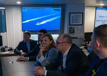 NAVCENT Hosts Ukraine Delegation for Tour of Unmanned and AI Task Force