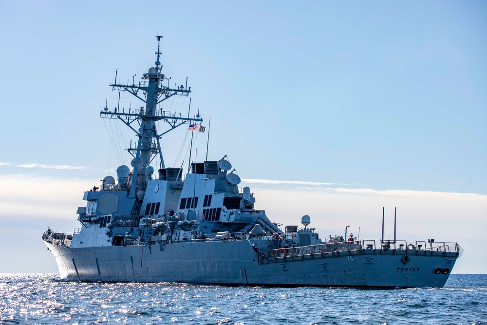 USS Porter Operates Alongside Swedish Navy