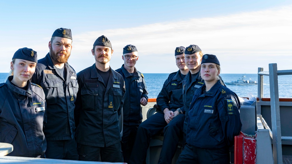 USS Porter Operates Alongside Swedish Navy