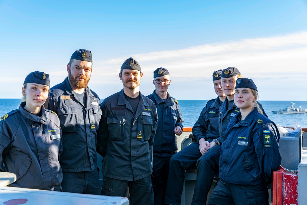 USS Porter Operates Alongside Swedish Navy