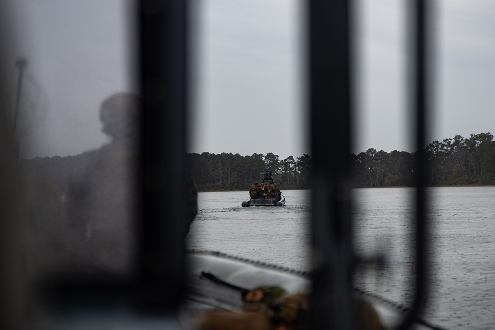 26th MEU’s Small Boat Detachment Maneuvers Within The Littorals