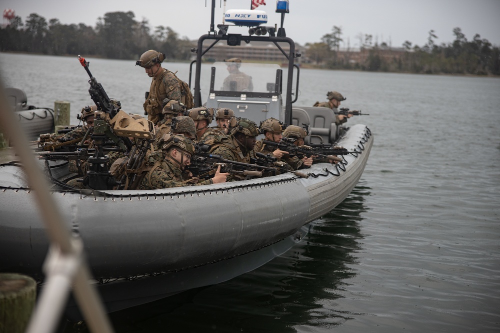 26th MEU’s Small Boat Detachment Maneuvers Within The Littorals