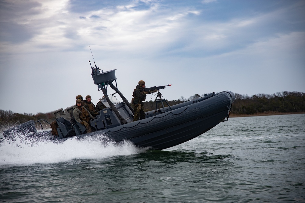 26th MEU’s Small Boat Detachment Maneuvers Within The Littorals