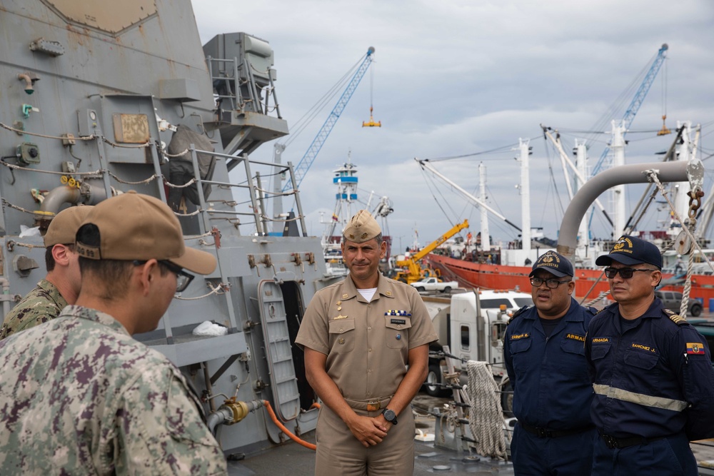 USS Farragut Conducts Tour for Ecuadorian Navy