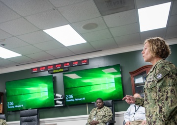 Commanding Officer NMOTC visits the Naval Special Operations Medical Institute