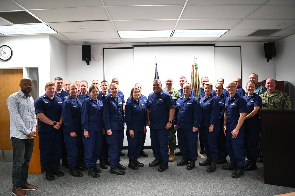 Pacific Area Reserve leadership accept prestigious national awards