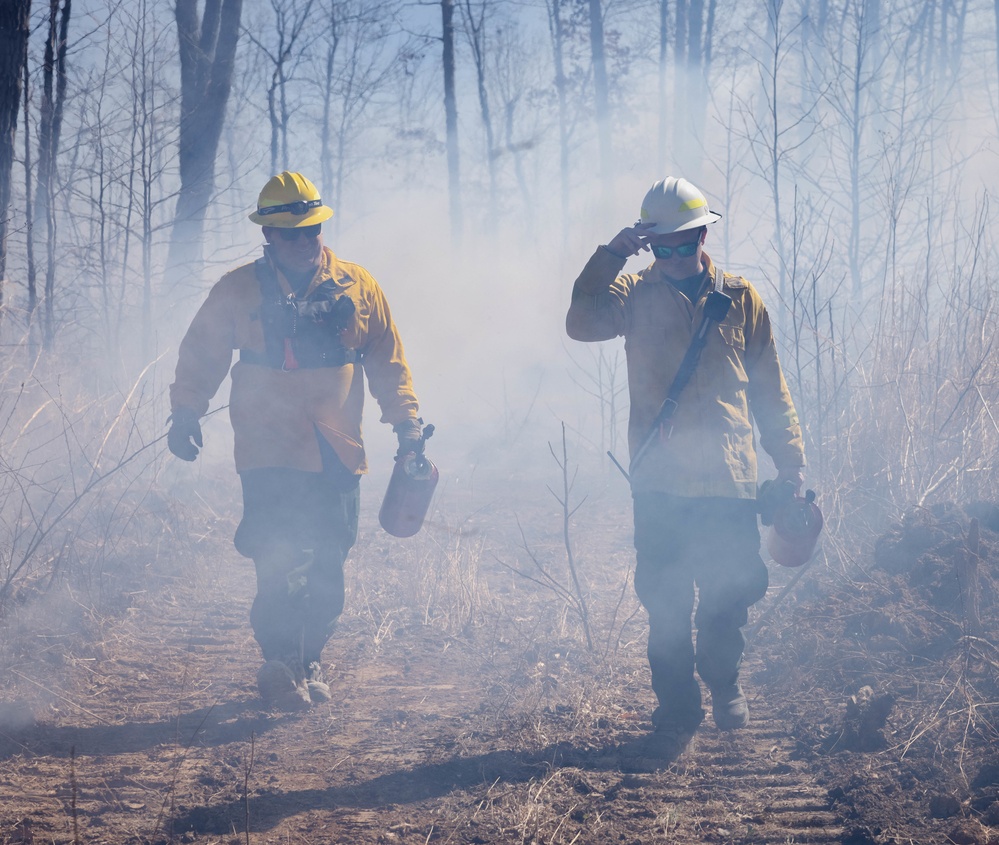 Quantico Fire &amp; Emergency Services and Natural Resources Environmental Affairs conduct controlled burns at Marine Corps Base Quantico