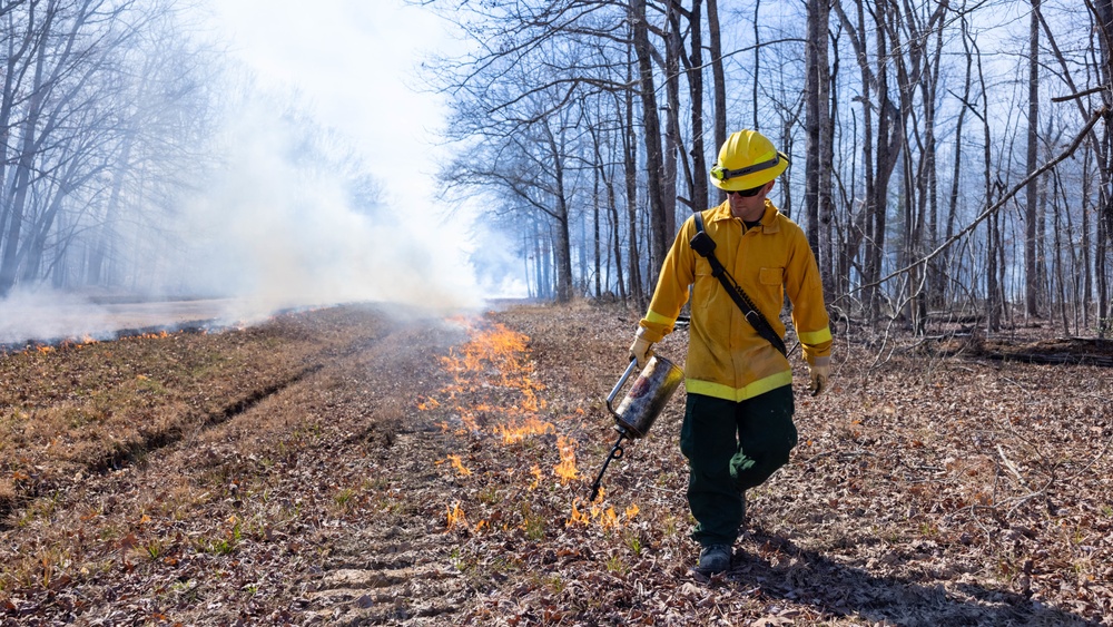 Quantico Fire &amp; Emergency Services and Natural Resources Environmental Affairs conduct controlled burns at Marine Corps Base Quantico