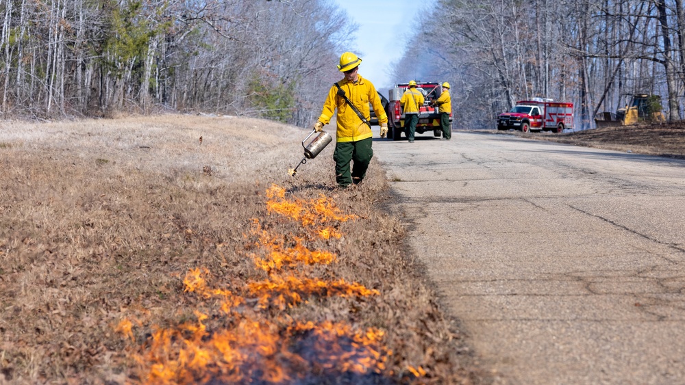 Quantico Fire &amp; Emergency Services and Natural Resources Environmental Affairs conduct controlled burns at Marine Corps Base Quantico