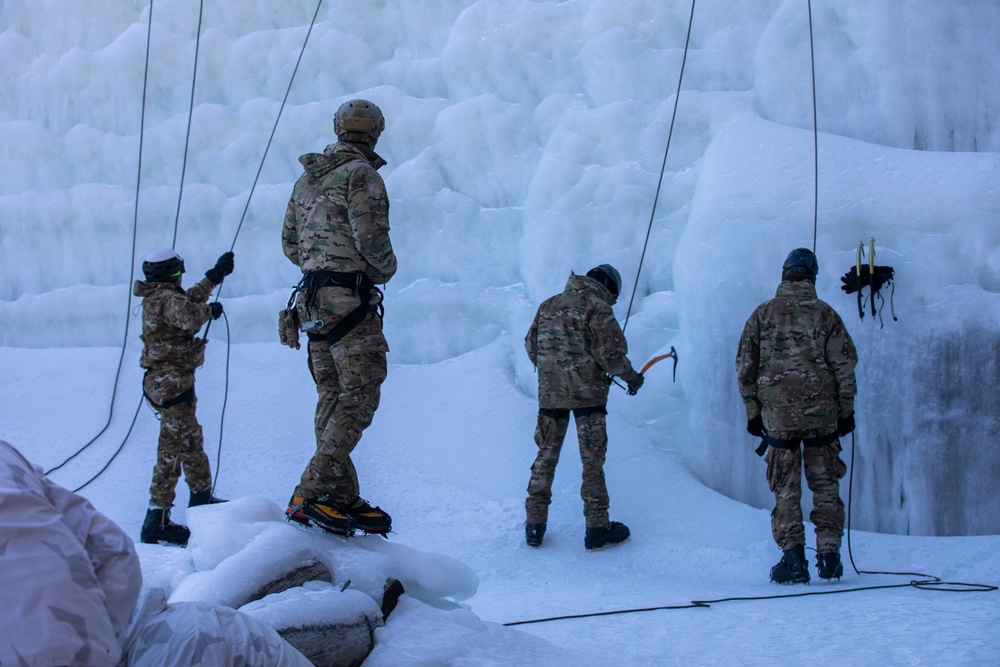 55th International Association of Military Mountain Schools Conference Ice Climbing