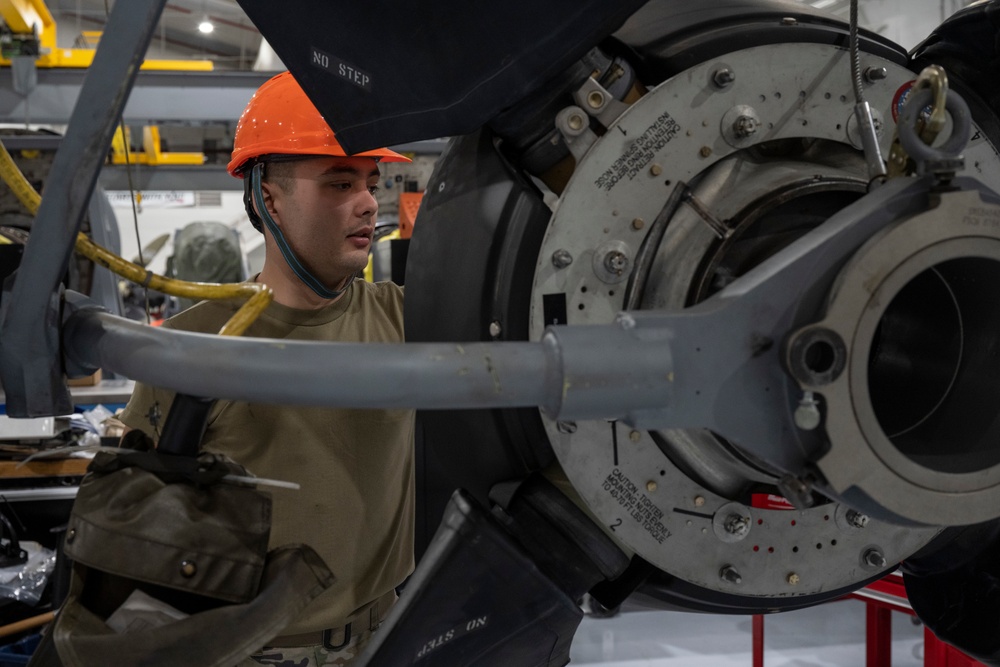 1 SOMXS Airmen perform maintenance on MC-130H