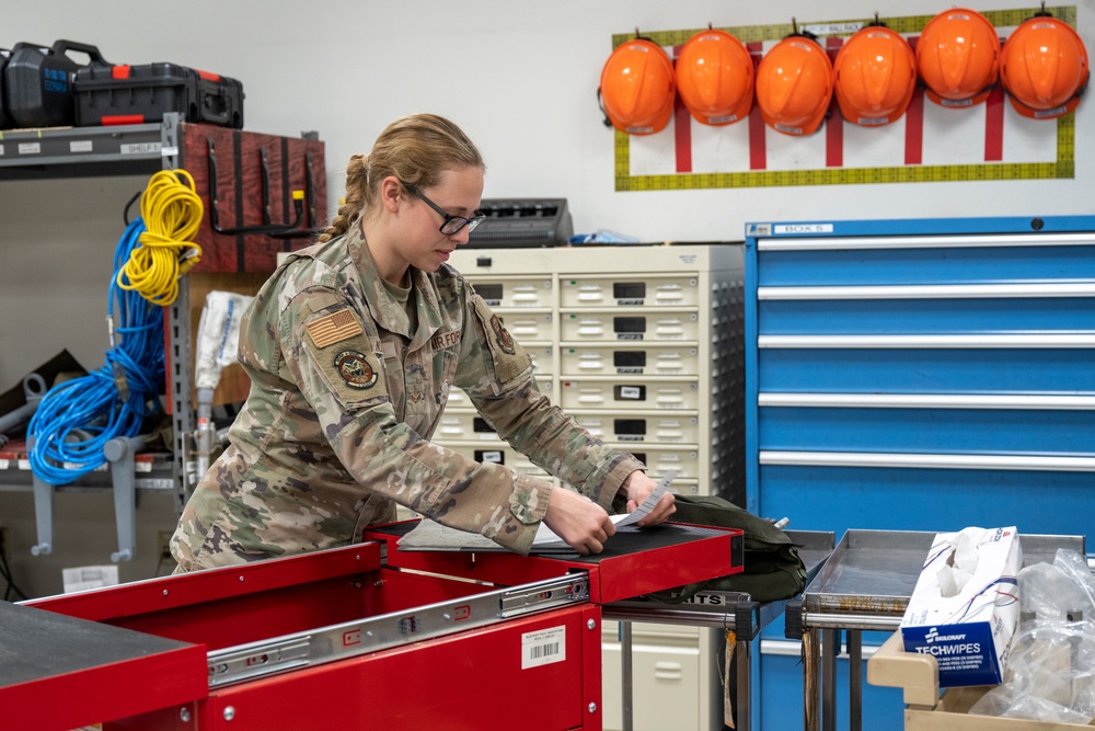 1 SOMXS Airmen perform maintenance on MC-130H