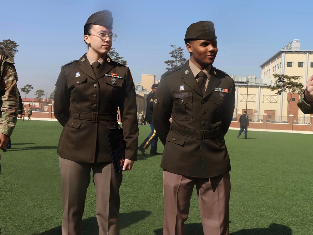 532nd Military Intelligence Battalion Soldiers graduate Basic Leader Course