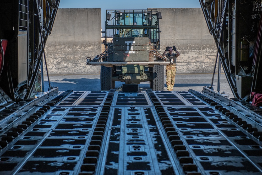 36 AS &amp; 374 CMF conduct routine training