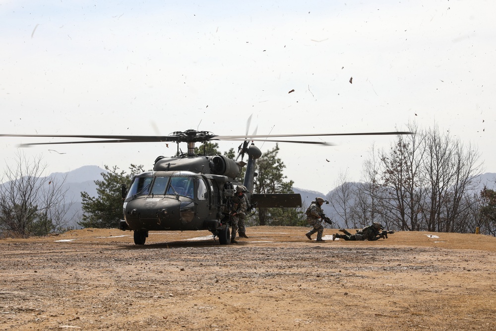 4-23 IN conduct STX during Warrior Shield