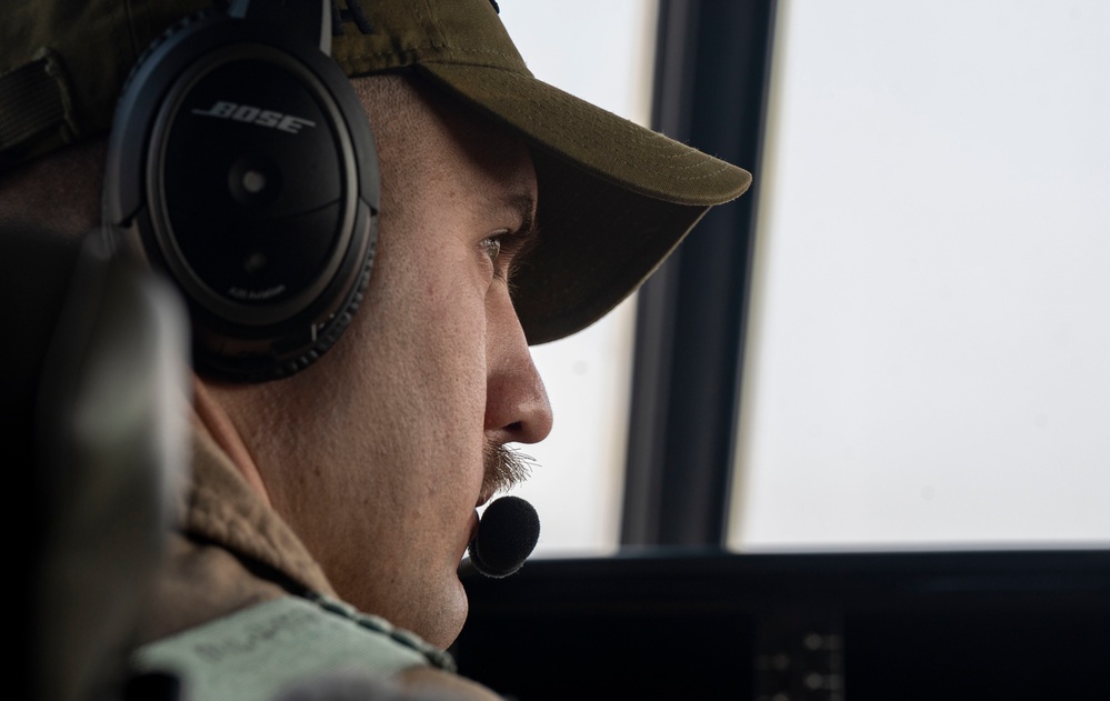 VMM-266 conduct air refueling en route to Saudi Arabia