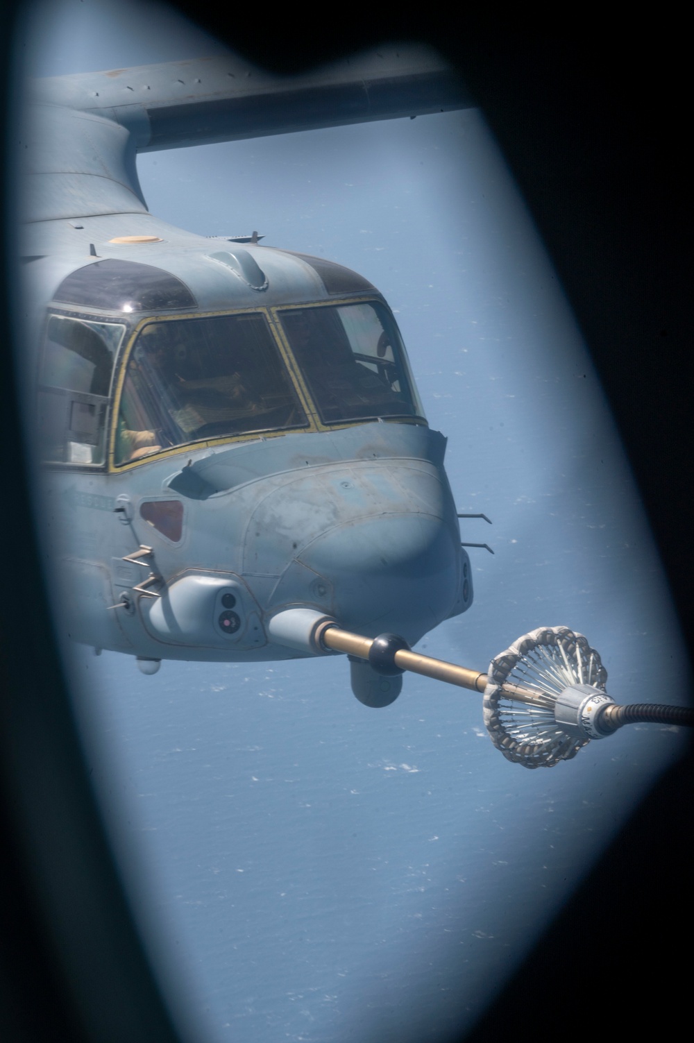 VMM-266 conduct air refueling en route to Saudi Arabia