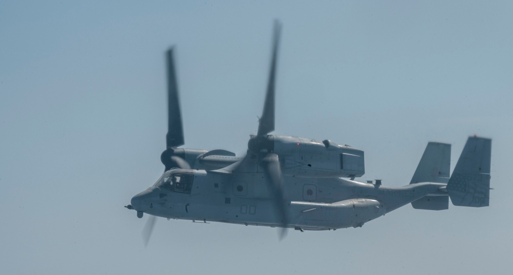 VMM-266 conduct air refueling en route to Saudi Arabia