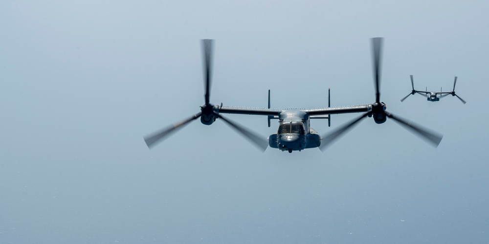 VMM-266 conduct air refueling en route to Saudi Arabia