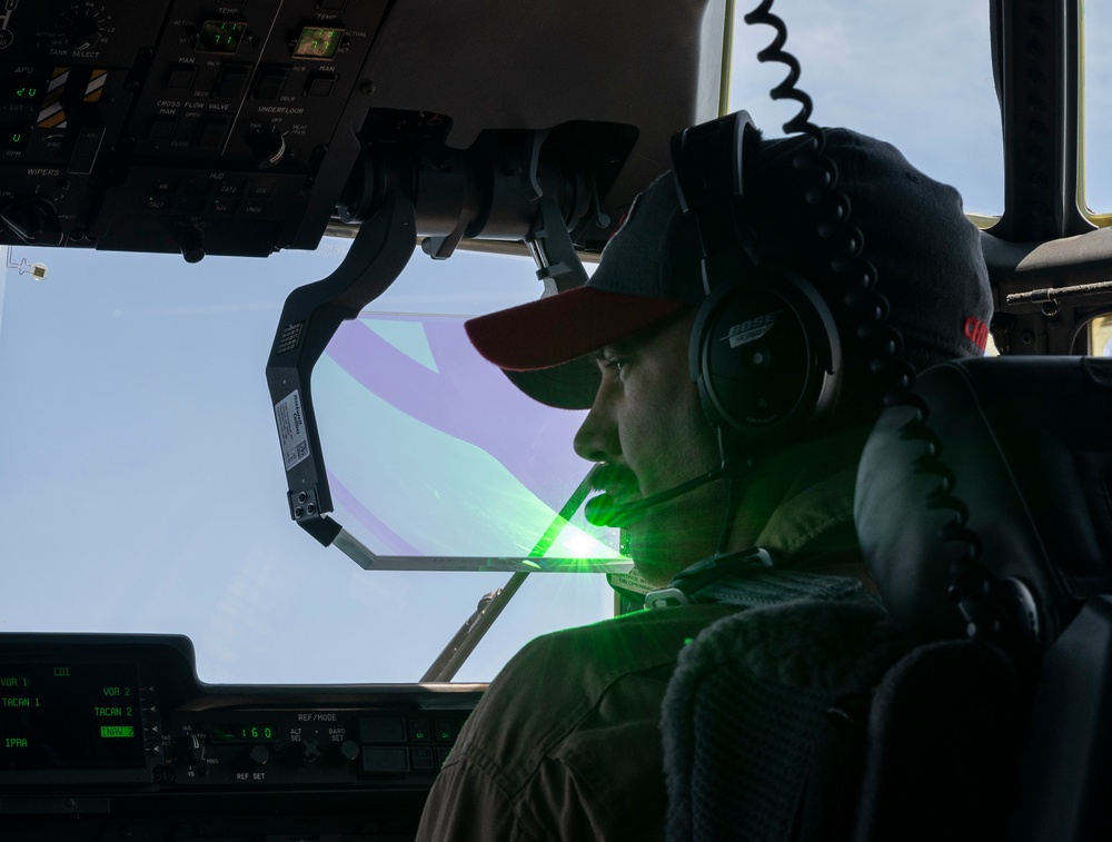 VMM-266 conduct air refueling en route to Saudi Arabia