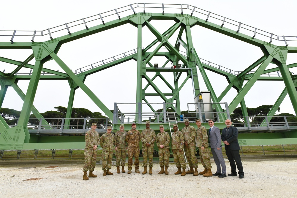 839th Transpotration Battalion, Maj. Gen. Gavin A. Lawrence, visits Camp Darby.