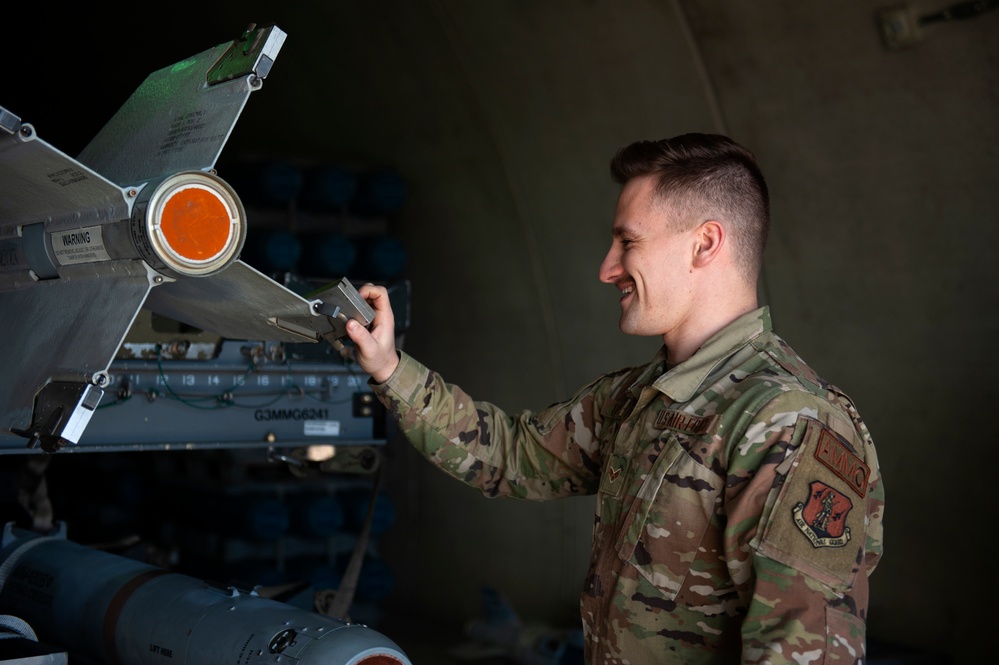 180FW Munitions Specialists Ensure Combat Capabilities