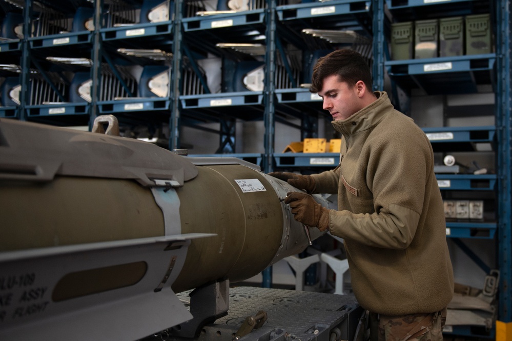 180FW Munitions Specialists Ensure Combat Capabilities