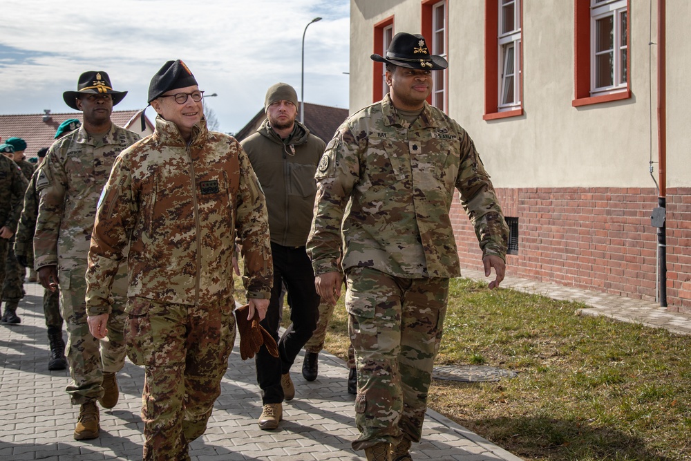 NATO and Ivy Division Tours eFP Battle Group Poland